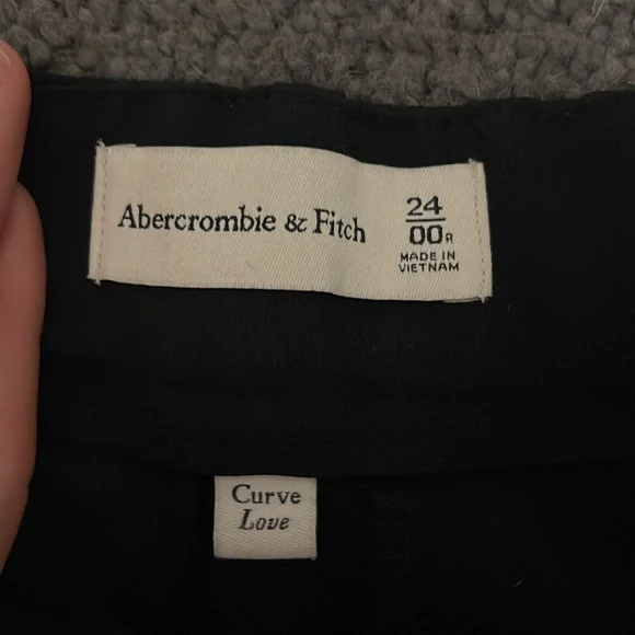 Abercrombie | Curve Love A&F Sloane Tailored Wide Leg Pants in Black - Picture 9 of 13